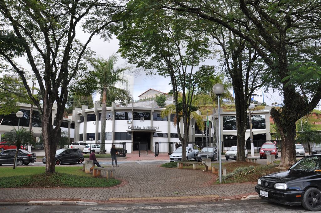 Câmara não abre no dia 28