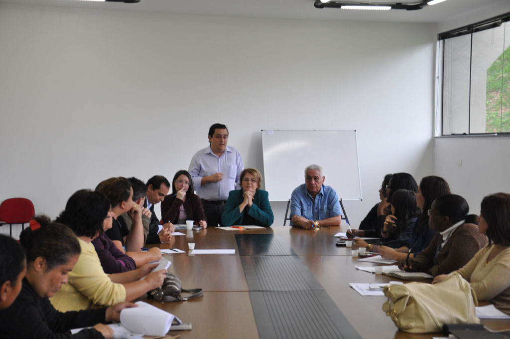 Vereadores se reúnem com equipe de Educação