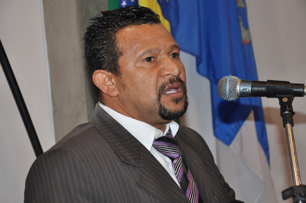 Jussival pede creche em tempo integral