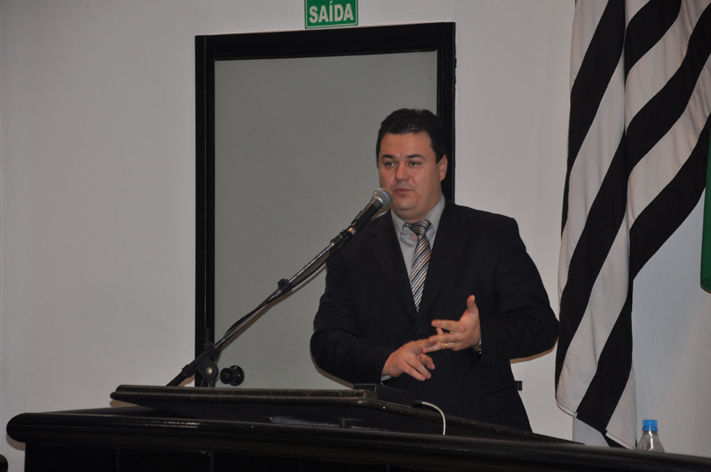 Dr. Márcio pede melhorias no trânsito no Limoeiro
