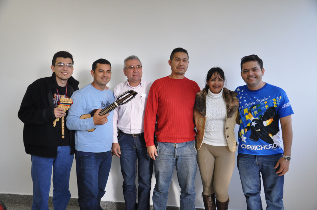 Artistas de Parintins visitam os vereadores