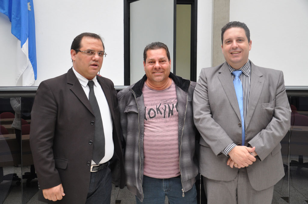 Gil do Gás pede novos cursos para ETEC Arujá