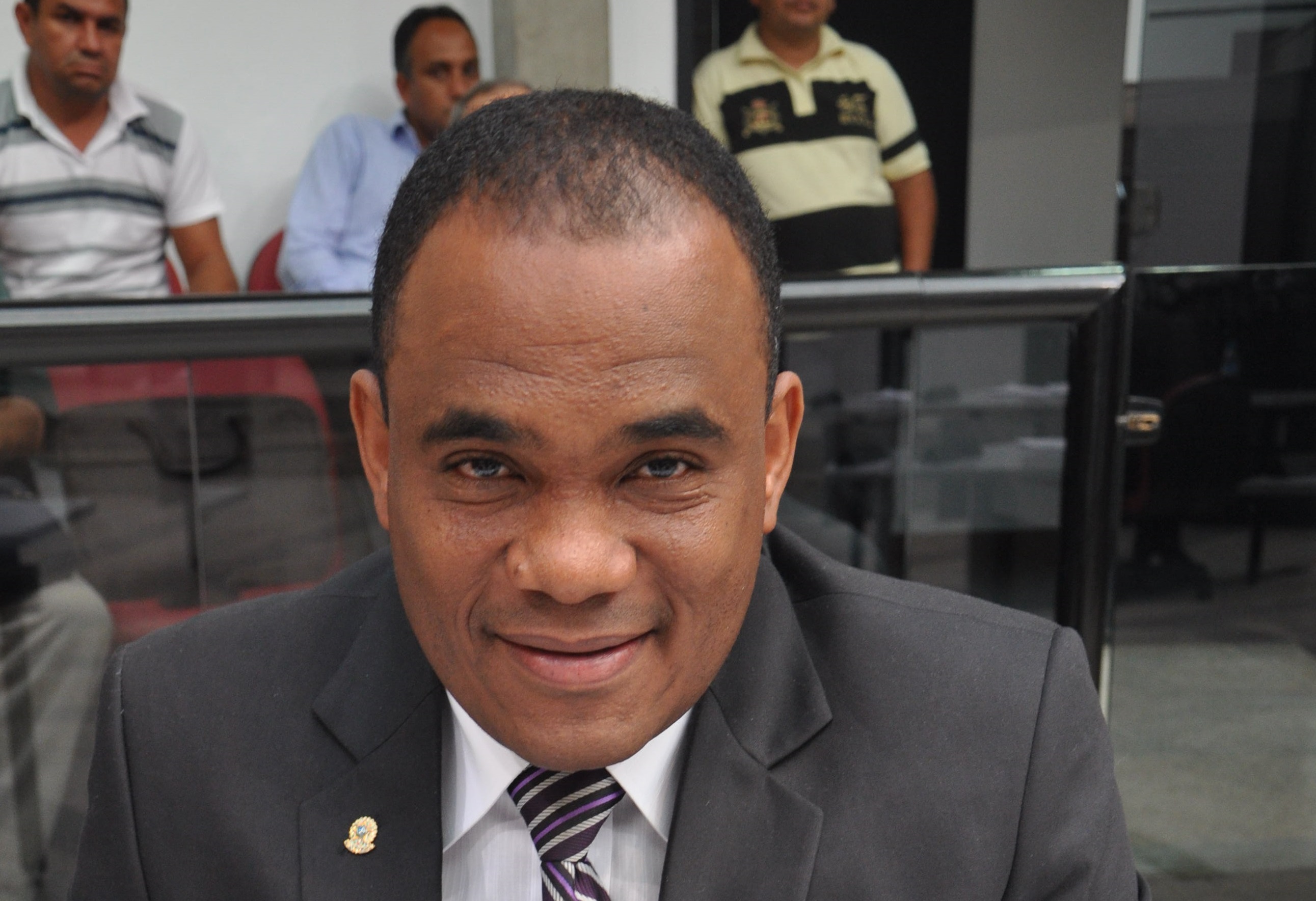 Gabriel solicita manutenção de parques