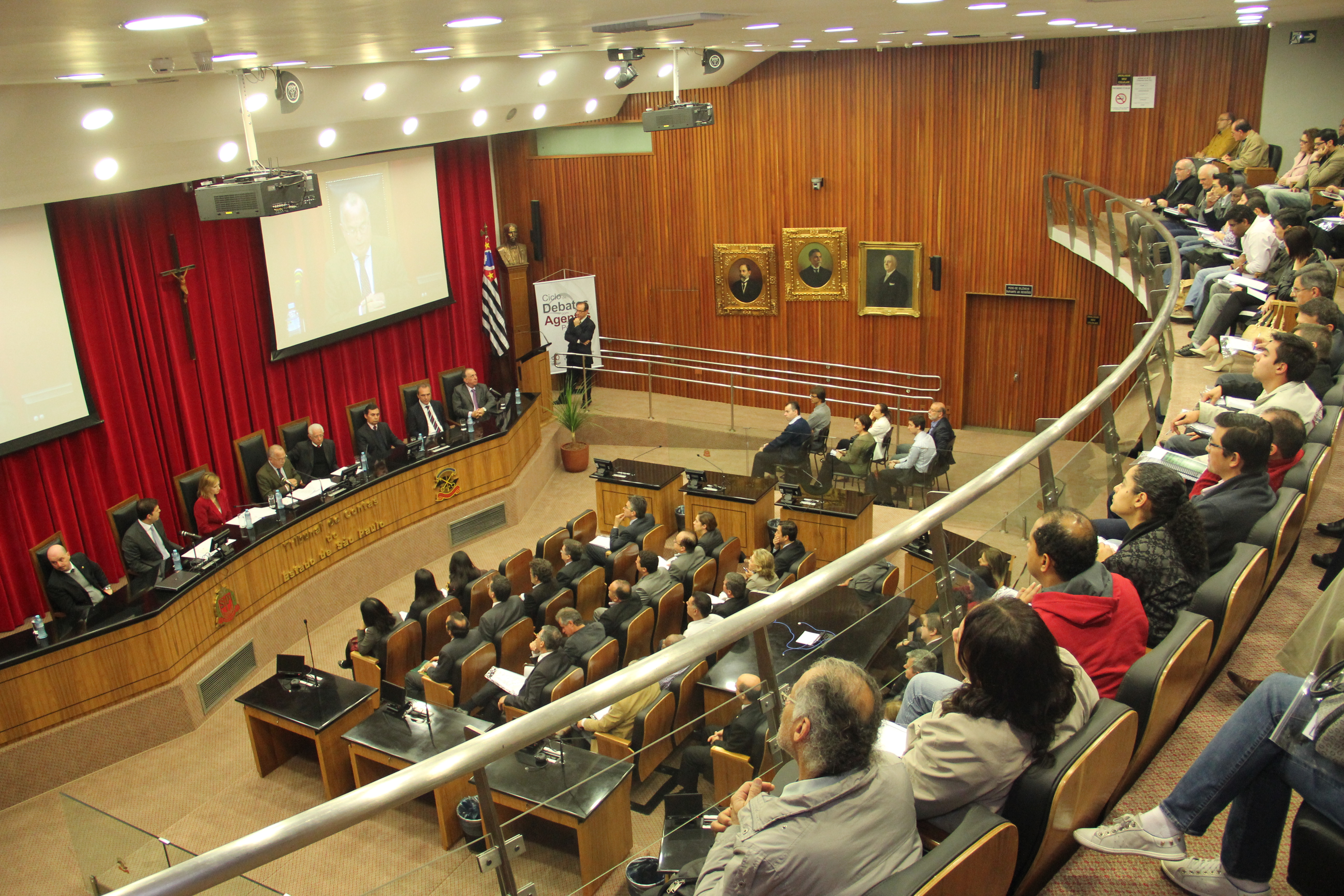 Abelzinho participa de debate no TCE