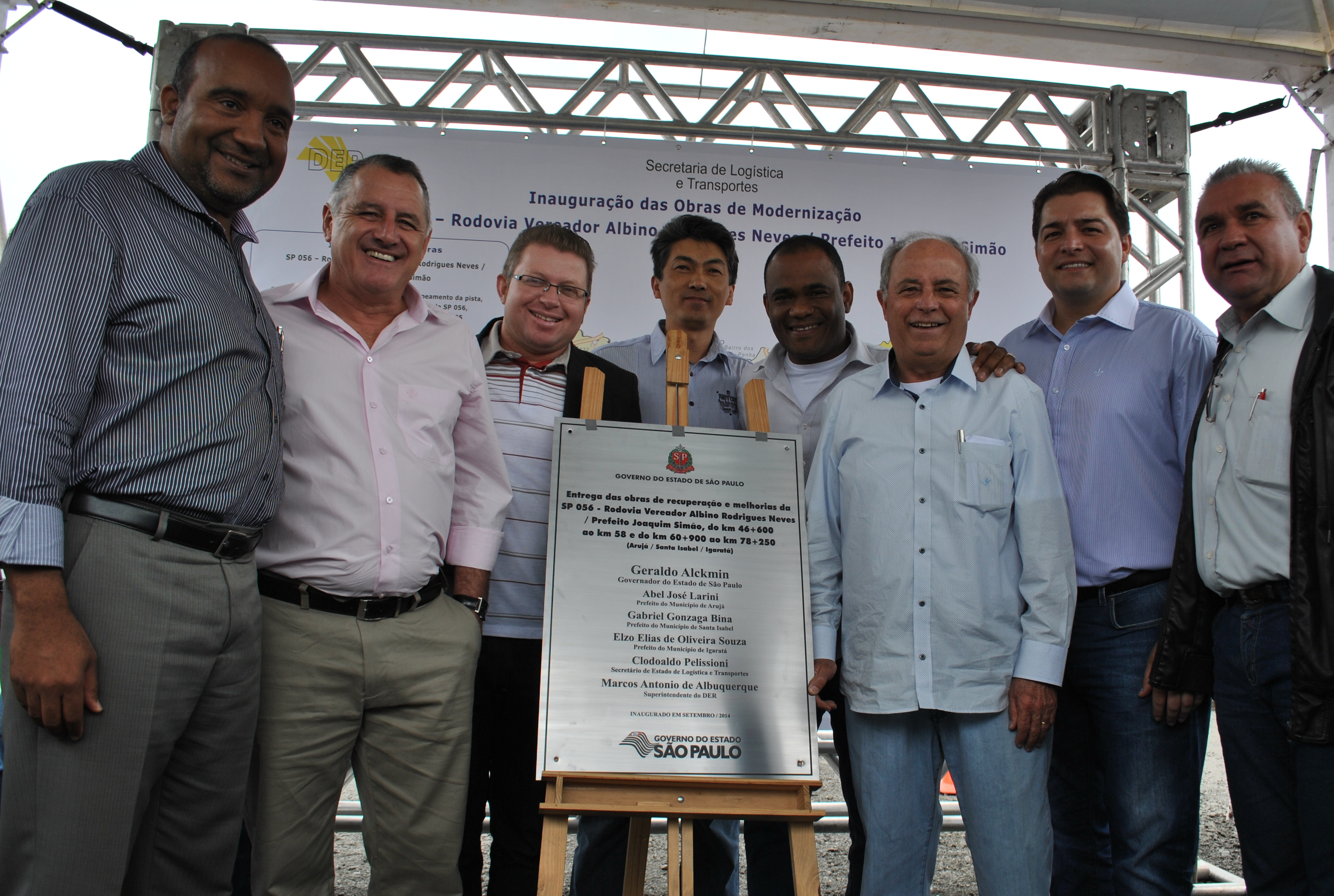 Vereadores prestigiam entrega das obras da SP-56