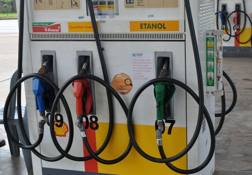 Projeto quer inibir comércio de gasolina adulterada