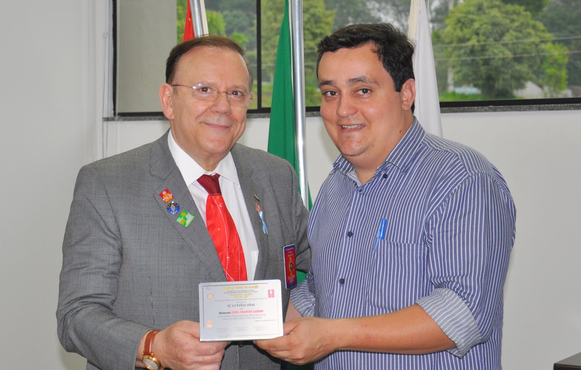 Abel, presidente da Casa, recebe certificado do Rotary Club