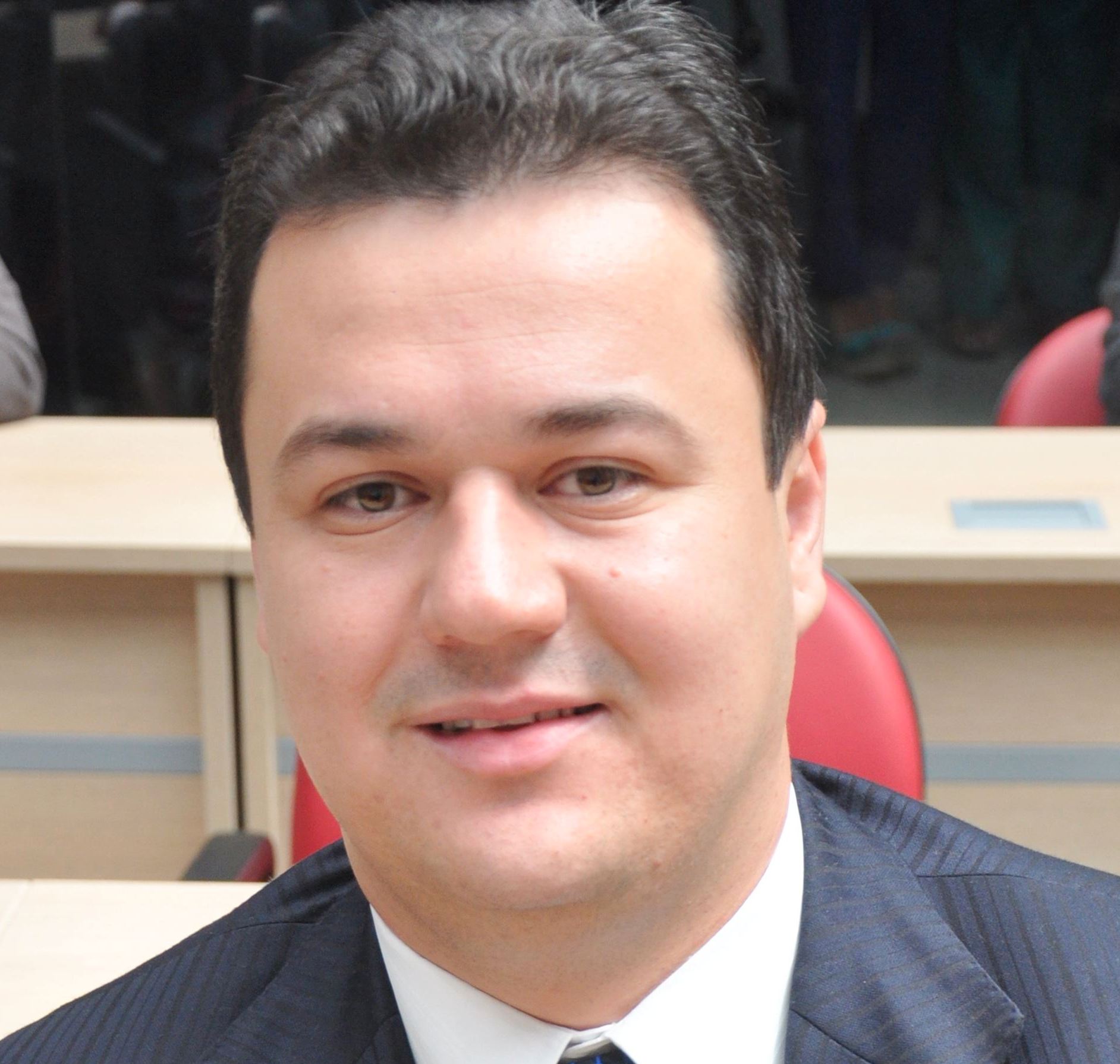 Dr. Márcio cobra revitalização de vielas