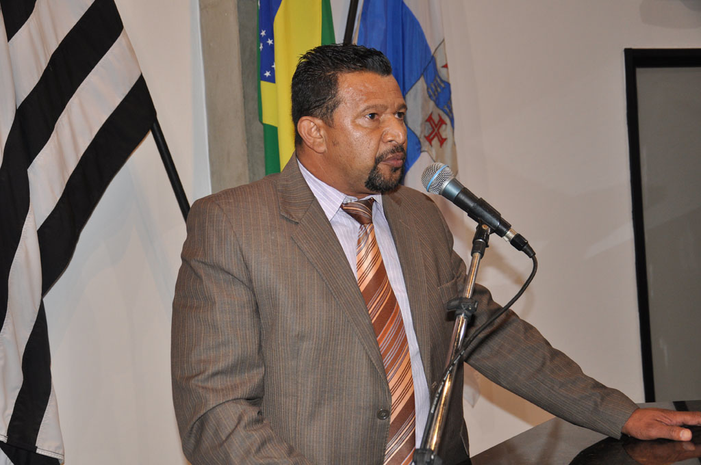 Jussival insiste em benefícios para servidores municipais