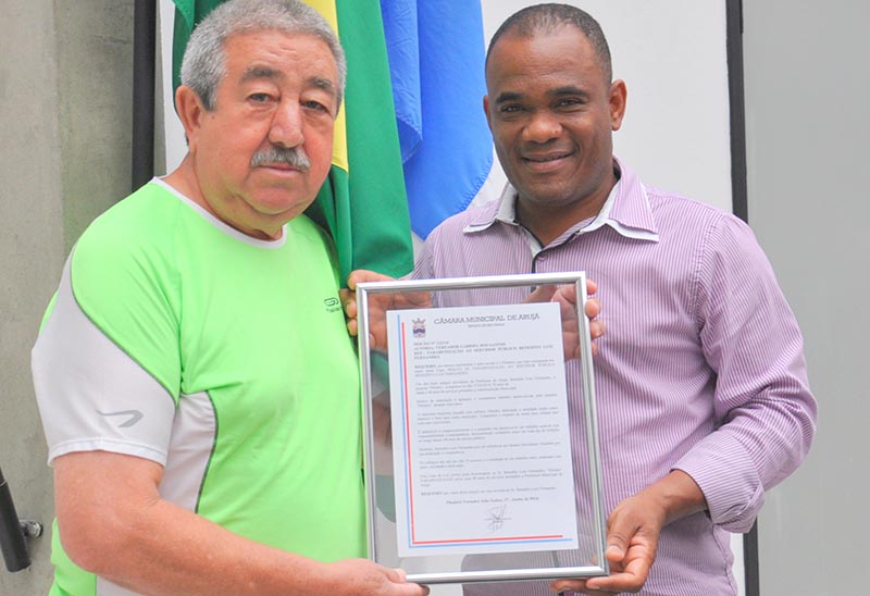 Ditinho recebe honraria de vereador Gabriel