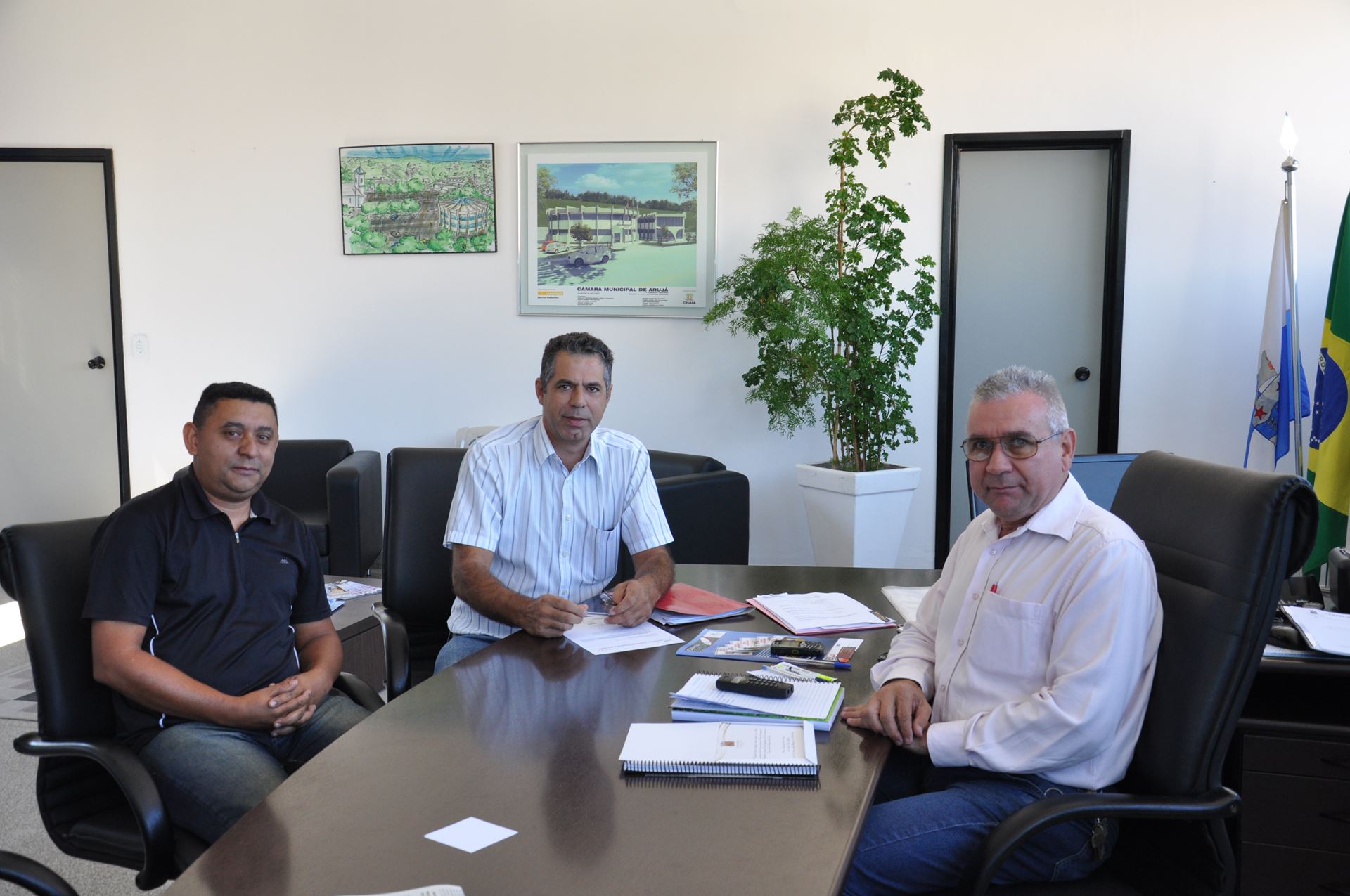 Reynaldinho recebe presidente do Sindicato dos Servidores de Arujá e região