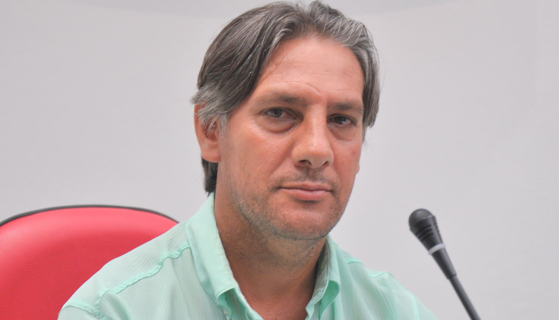 Cocera Cabelo pede manutenção em viela da Vila Ferreira