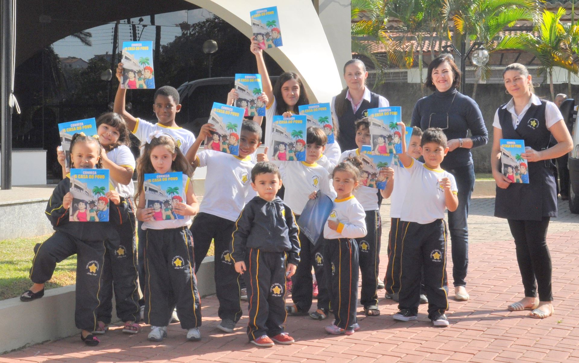 Little Star organiza segunda visita à Câmara