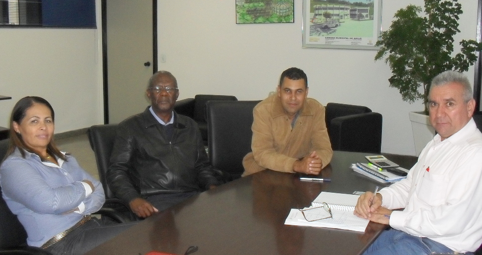 Reynaldinho e Lúcia Ribeiro recebem pastor Geraldo Oliveira