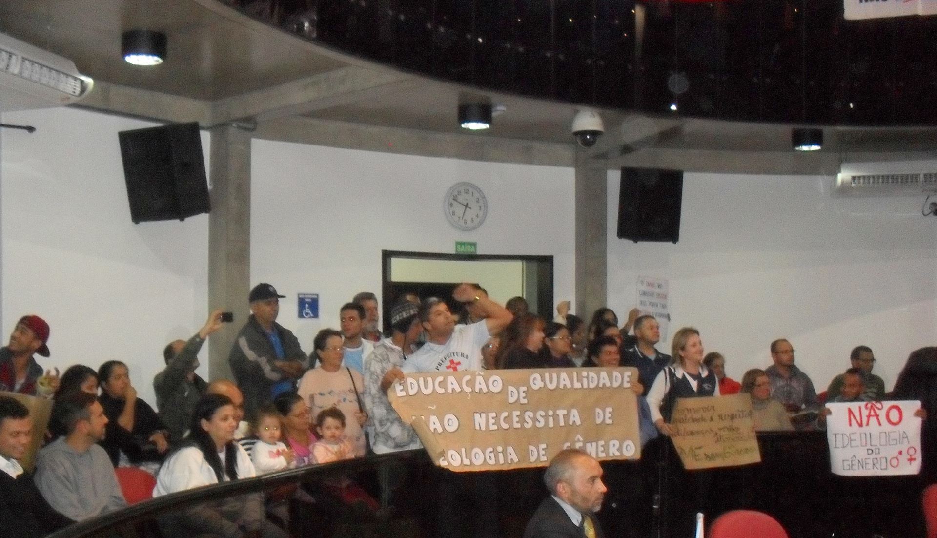 Plano de Educação é aprovado sem menção a gênero ou à diversidade