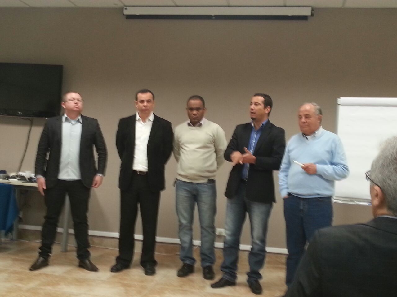 CCR reabre, de forma provisória, acesso de bairros à rodovia Presidente Dutra