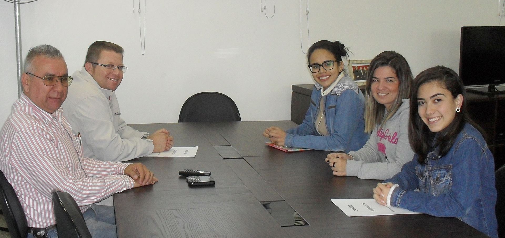 Jovens pedem apoio do Legislativo para implementar projeto solidário
