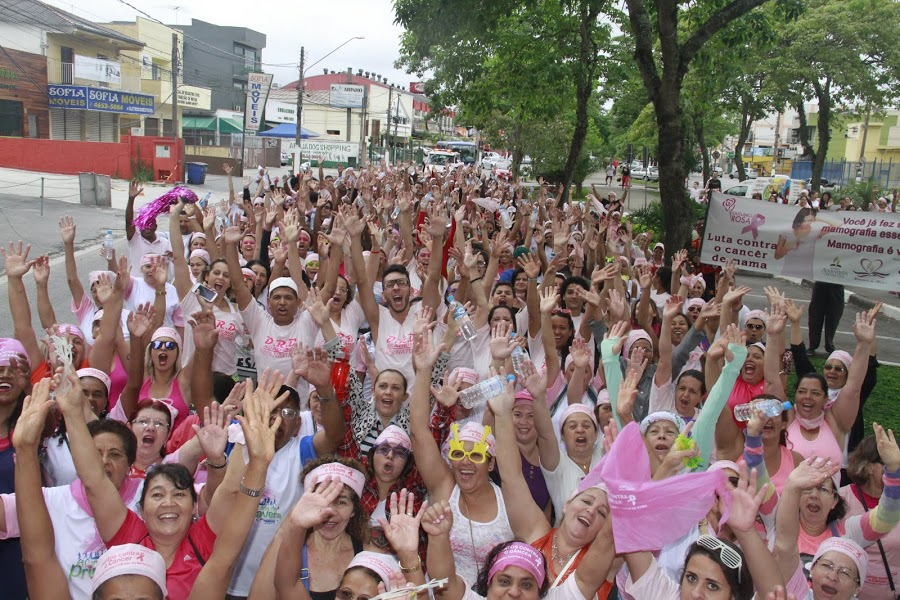 Campanha do Outubro Rosa terá caminhada e prédios iluminados