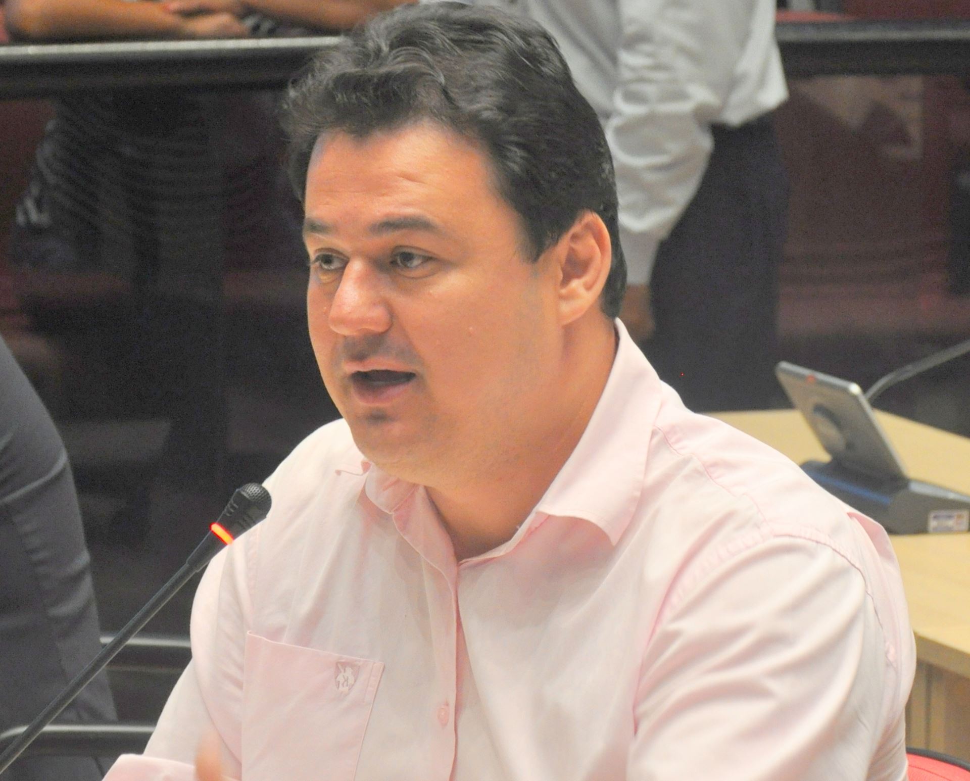 Agora é Lei: consumidores de Arujá terão direito a instalar válvulas de retenção de ar em hidrômetros