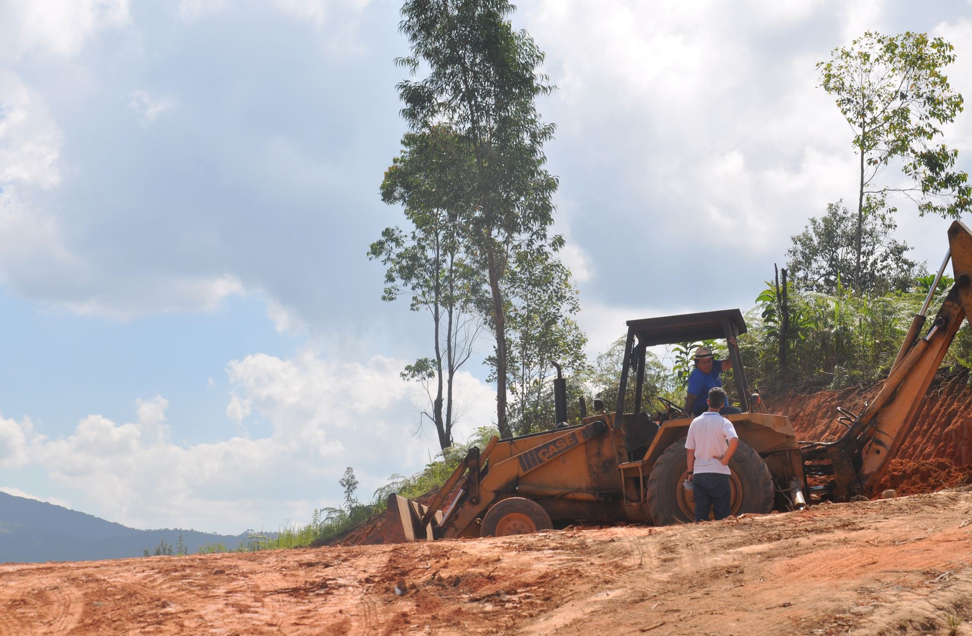 Vereadores flagram invasão de área comprada por Arujá para compensar regularização do Barreto