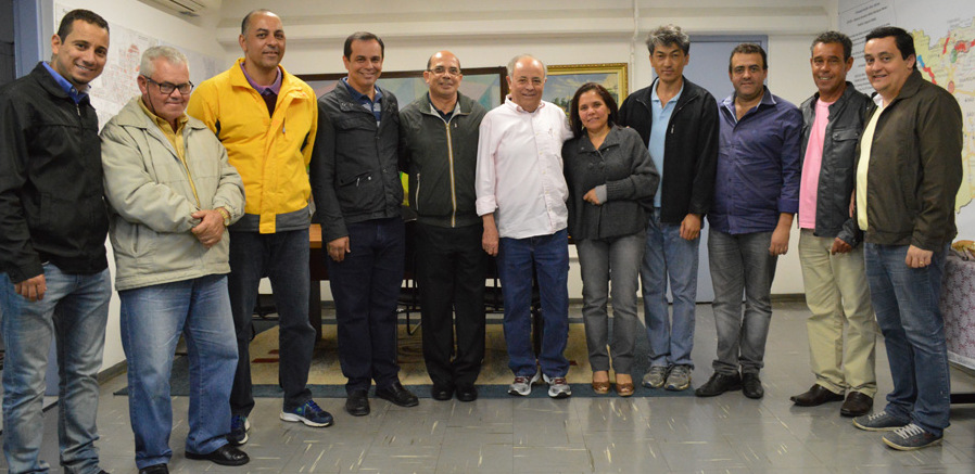 Vereadores participam de reunião com prefeito para discutir alterações na obra da comunidade Santo Expedito