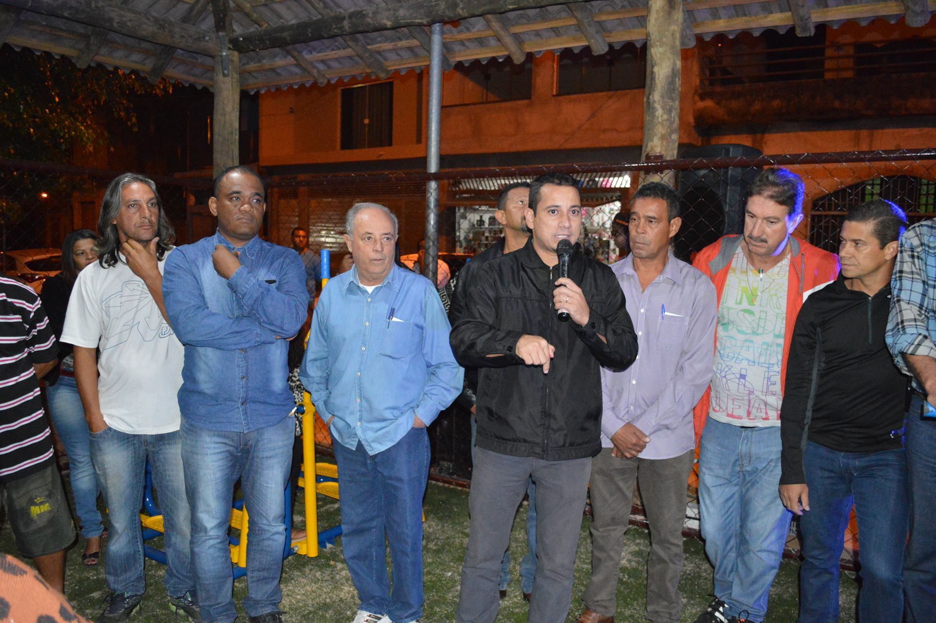 Vereadores participam de inauguração de academia coberta no Barreto