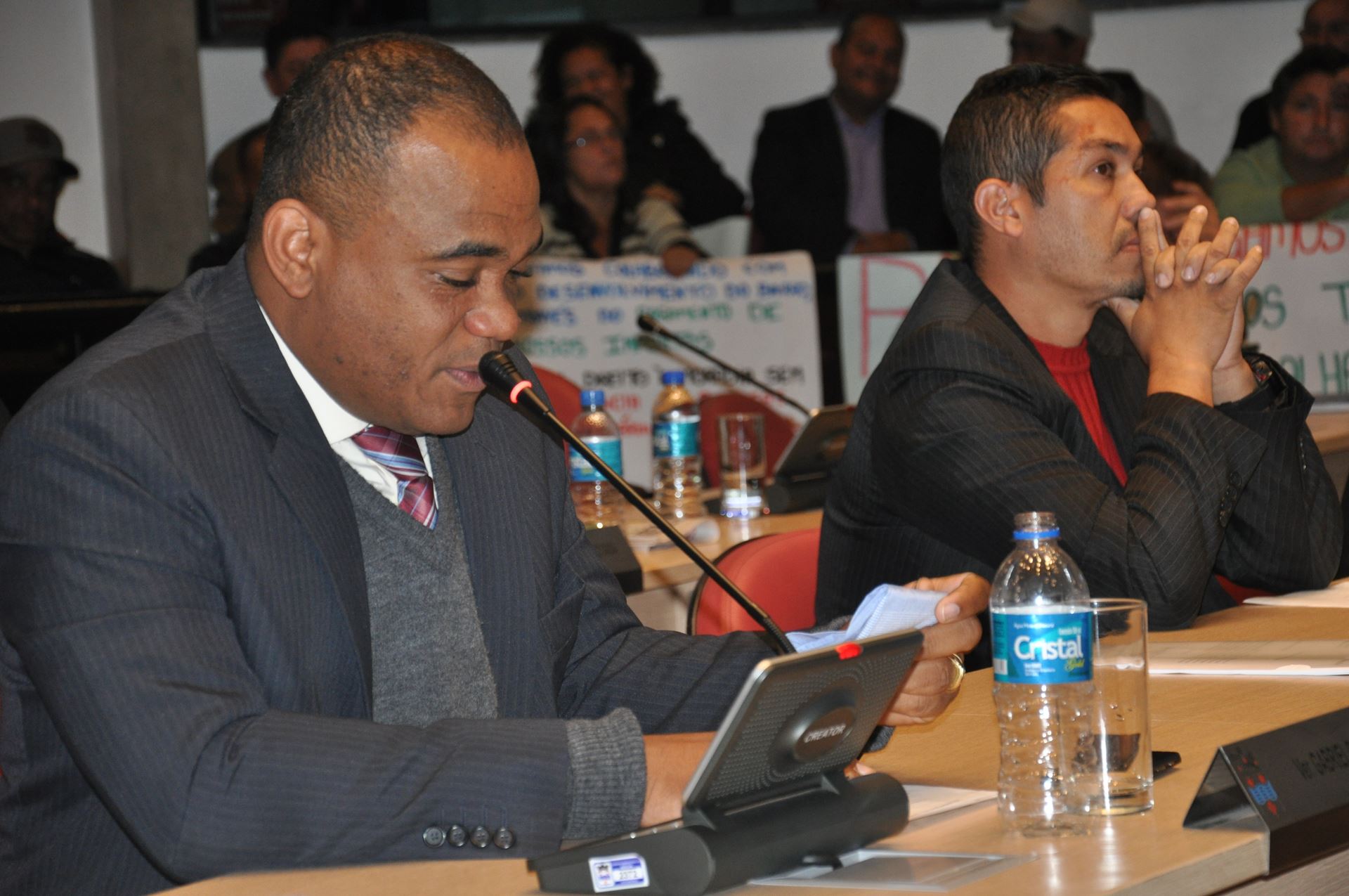 Gabriel pede vista de projetos que fixam valor venal dos loteamentos Dellapar I e II