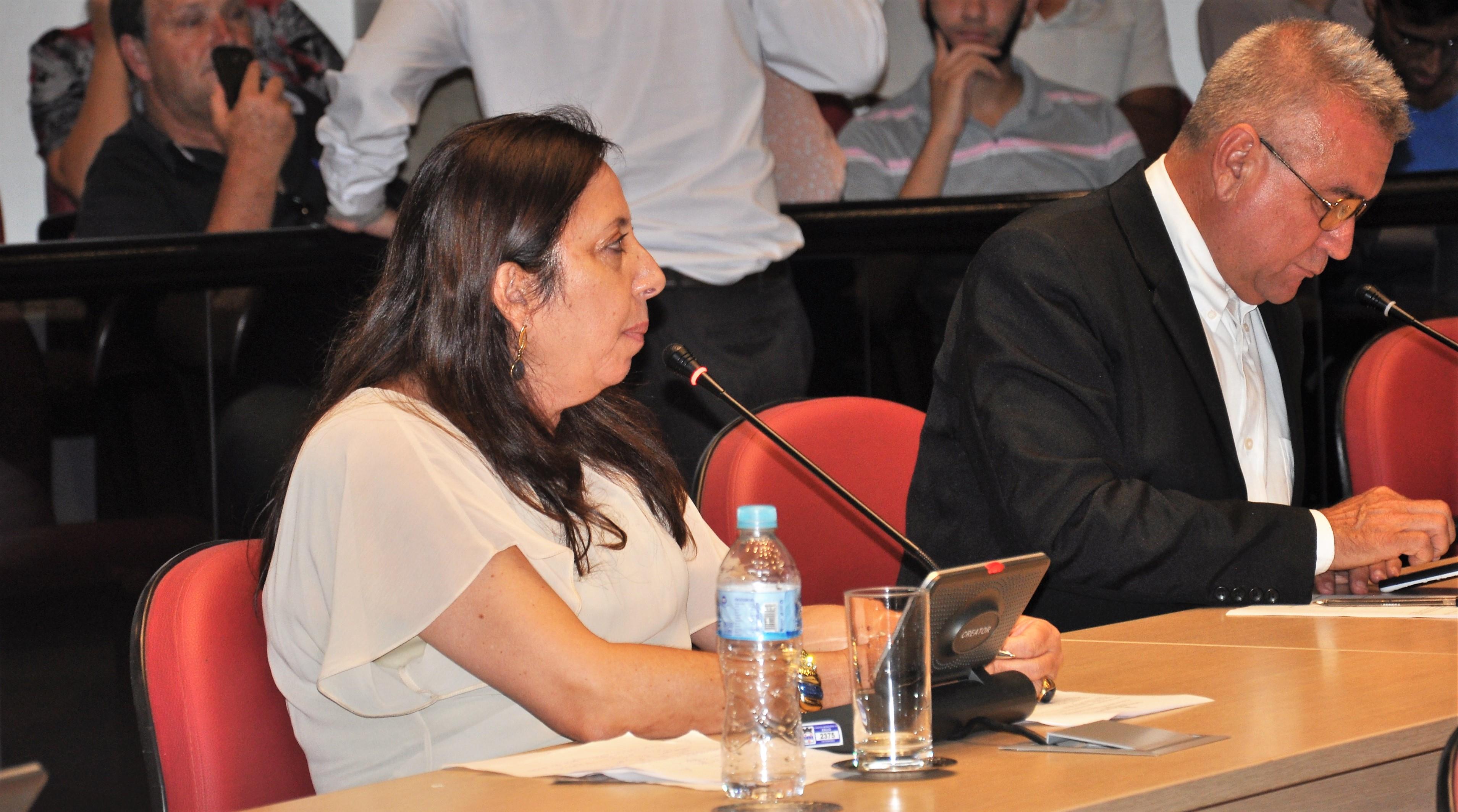 Ana Poli apela ao Estado por mais vagas em especialidades para Arujá