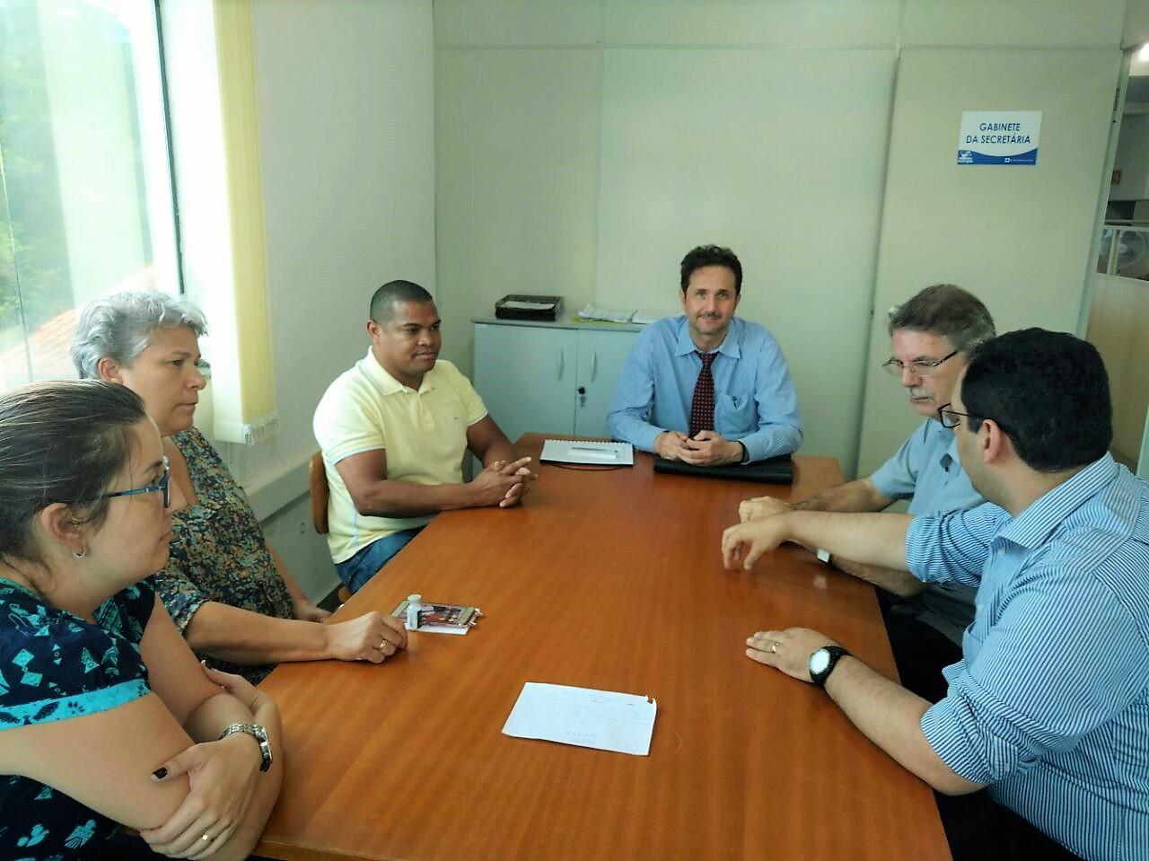 Edimar de Jesus defende implantação de sistema informatizado para controle de medicamentos