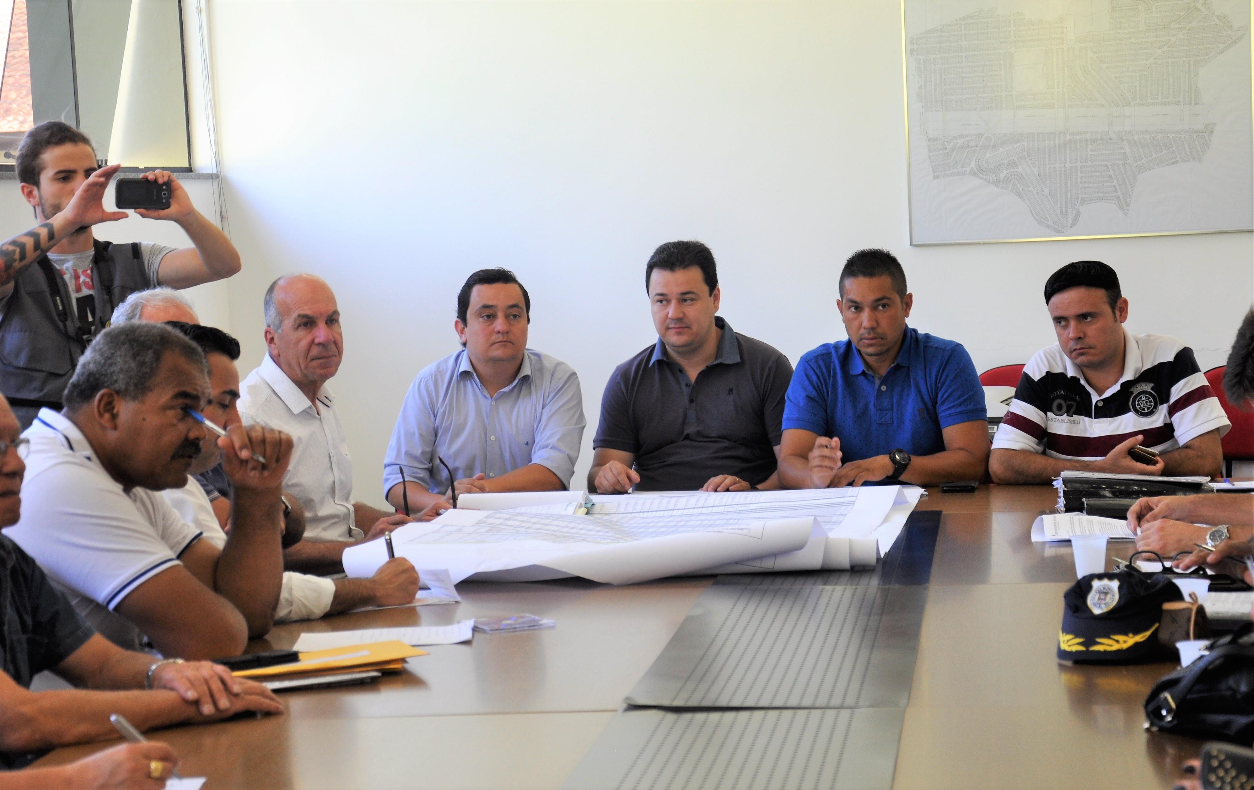 Após reunião na Câmara, Prefeitura programa ações emergenciais para garantir segurança em escola do Barreto