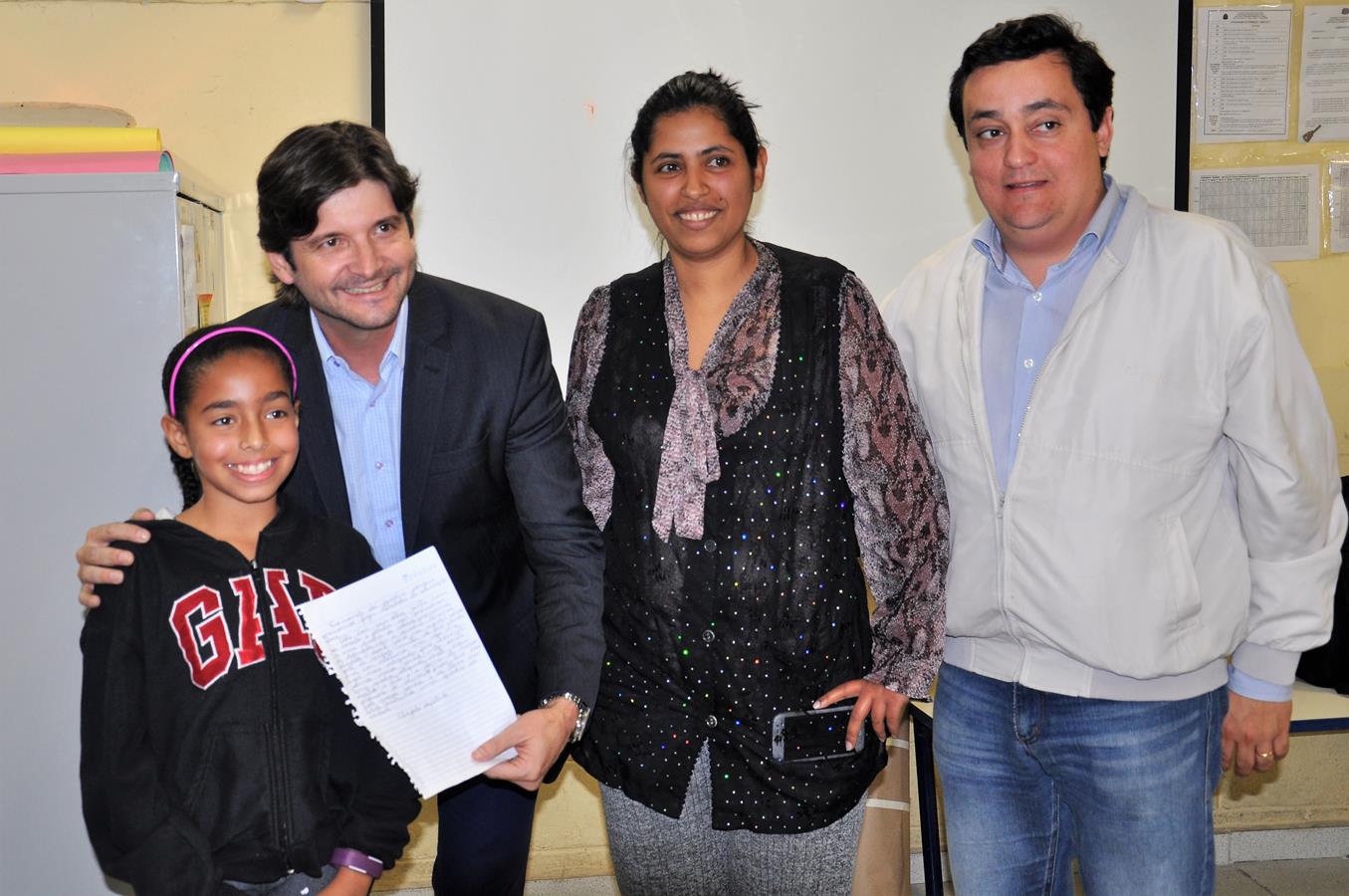 Câmara e Assembleia Legislativa reforçam mobilização por reforma na Escola Estadual Carlos Strautmann