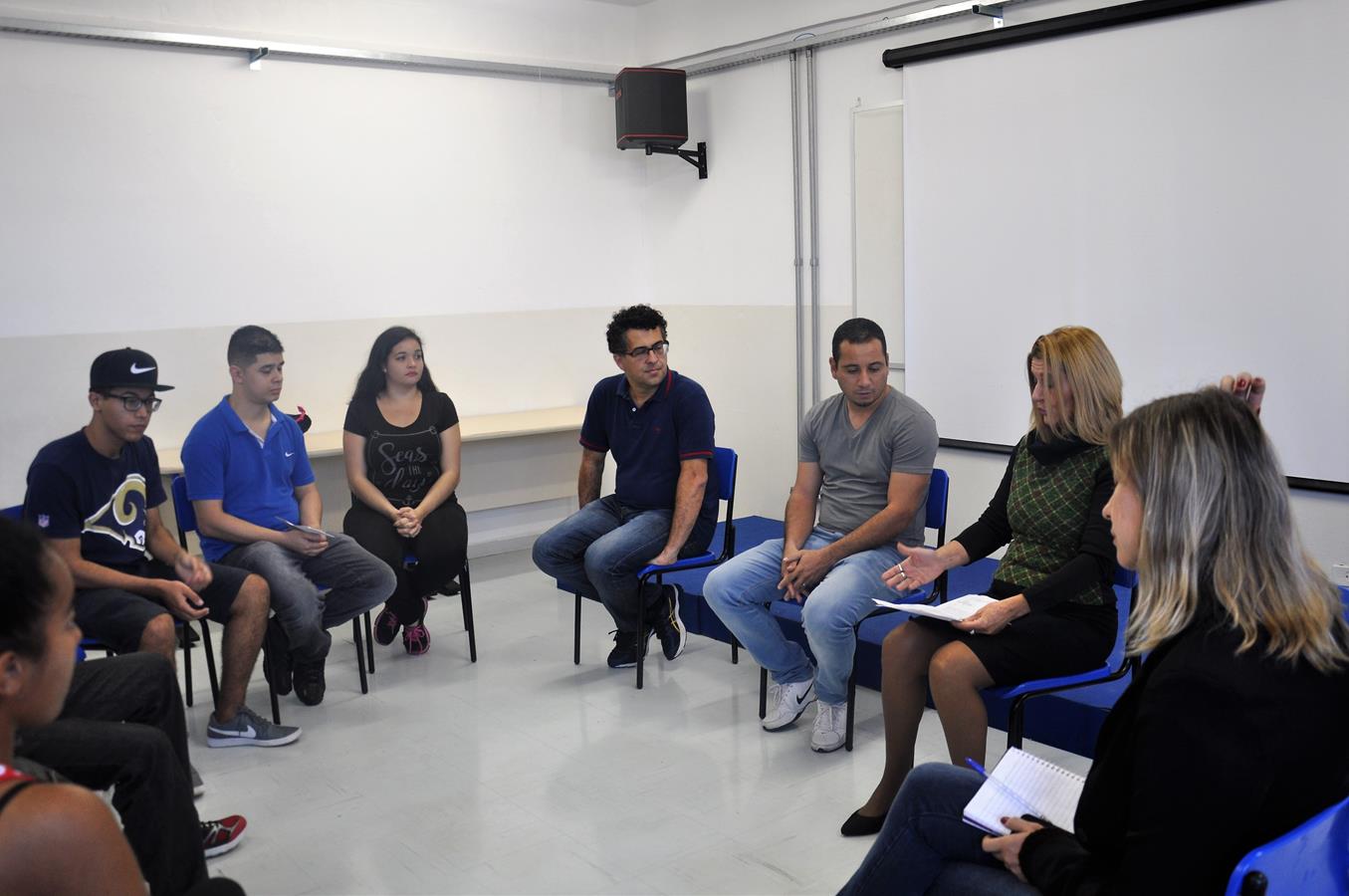 Sem condições de pagar pelo transporte, alunos desistem de cursos na ETEC de Arujá