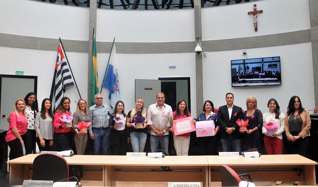 Prefeito anuncia contratação de ginecologistas para todas as unidades até dezembro