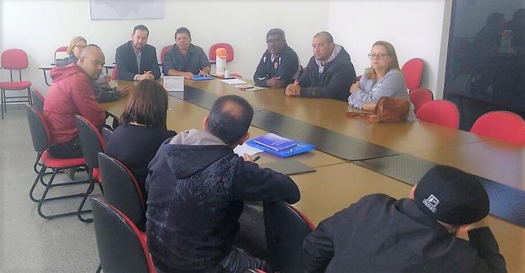 Vereador Marcelo Oliveira discute melhorias para o transporte escolar