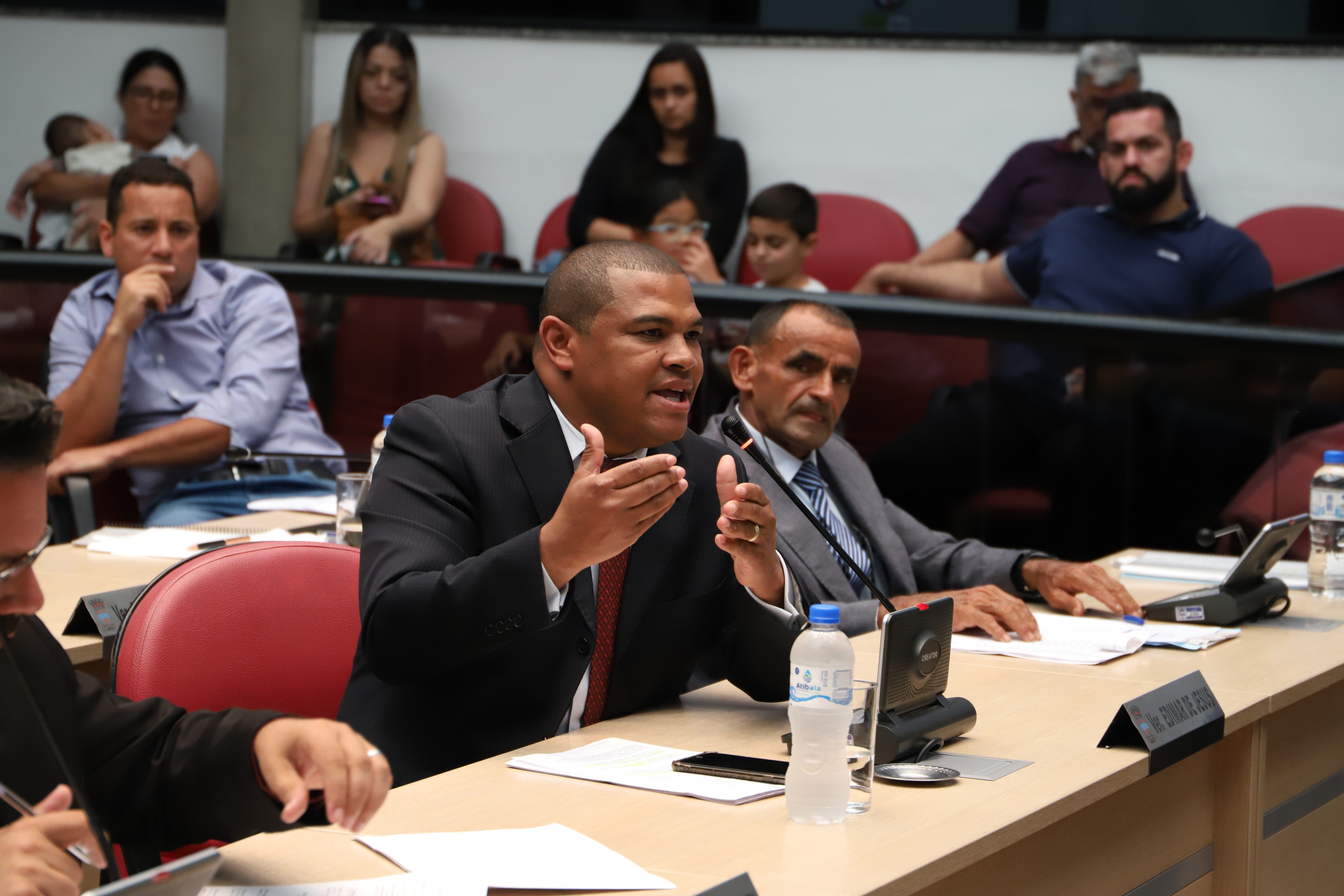 Resumo da Sessão: folga a servidor após quimioterapia passa em 1ª votação